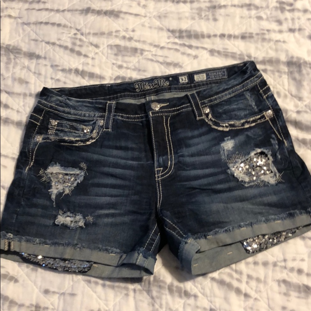 MISS ME easy stretch short